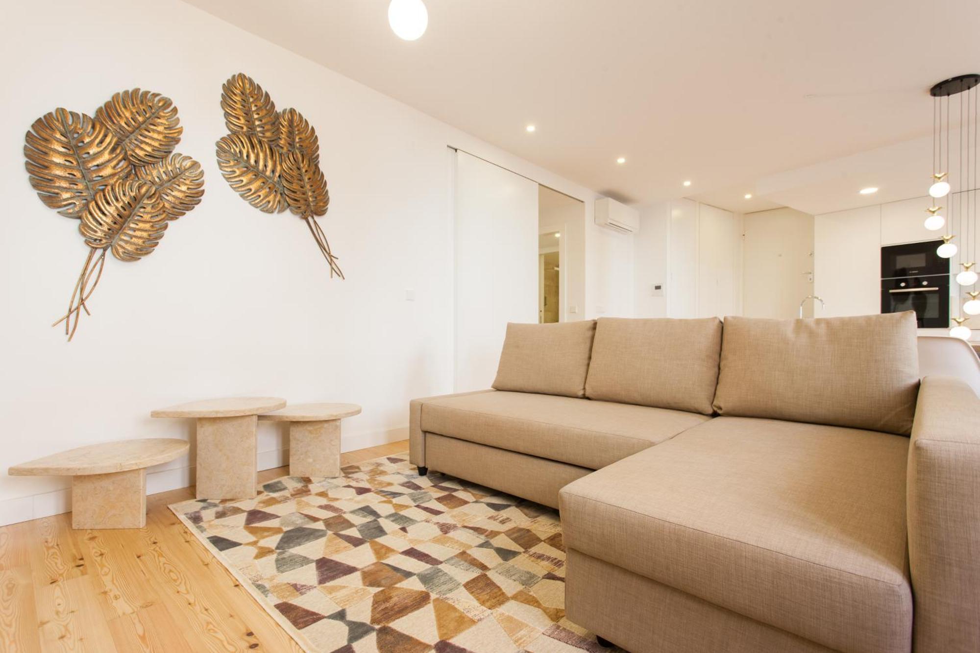 Mouraria Blue Three-bedroom W/ Parking - By Lu Holidays Lejlighed *