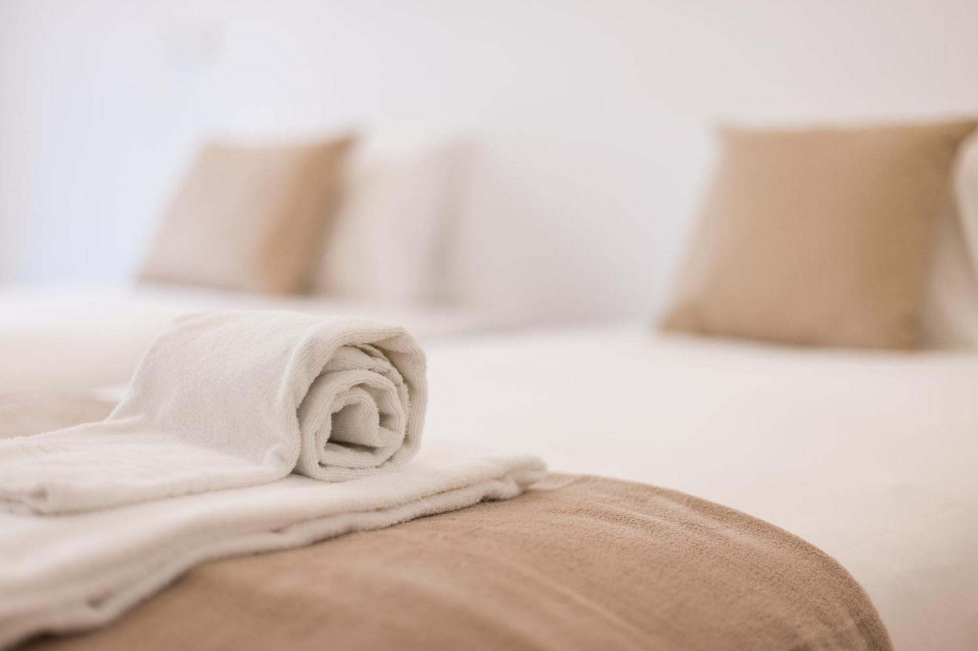 Mouraria Blue Three-bedroom W/ Parking - By Lu Holidays Lejlighed