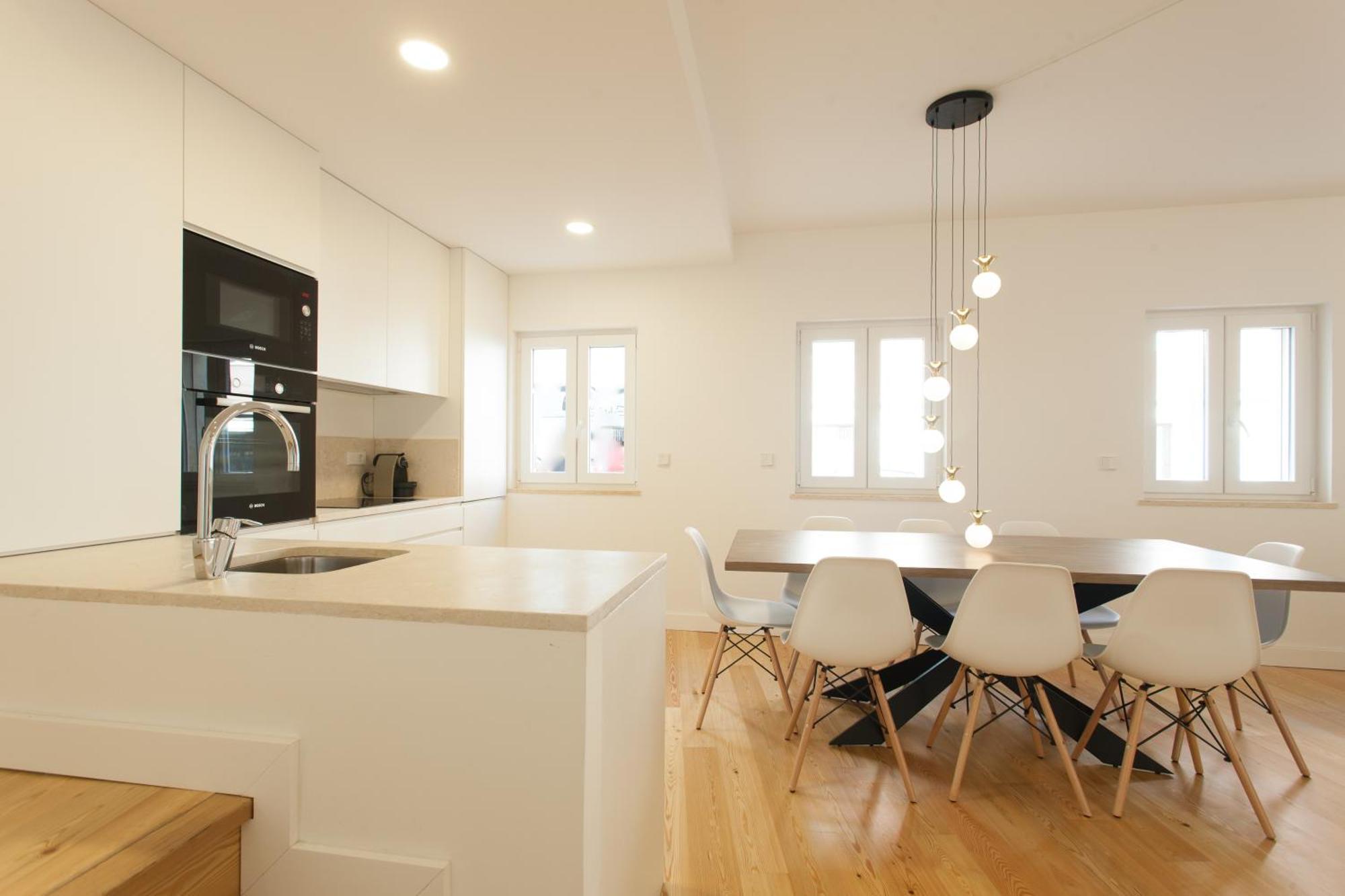 Mouraria Blue Three-bedroom W/ Parking - By Lu Holidays Lejlighed